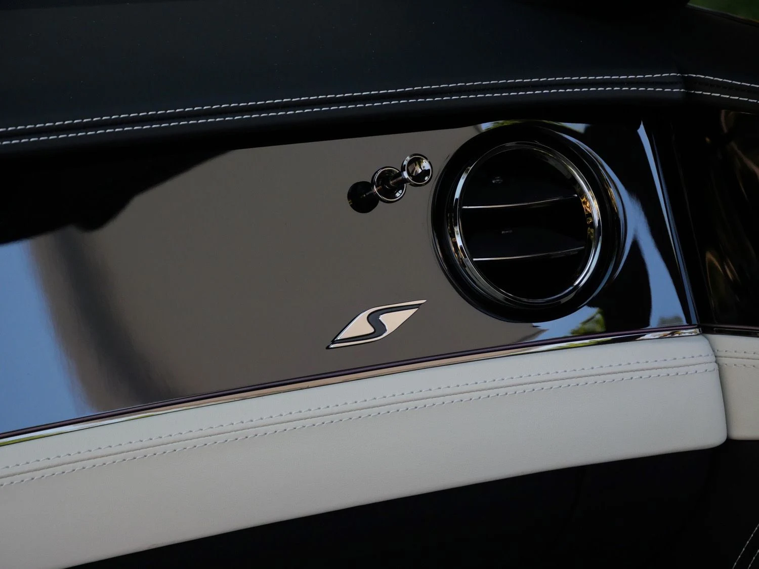 2026 Bentley Continental GTC S interior, Linen