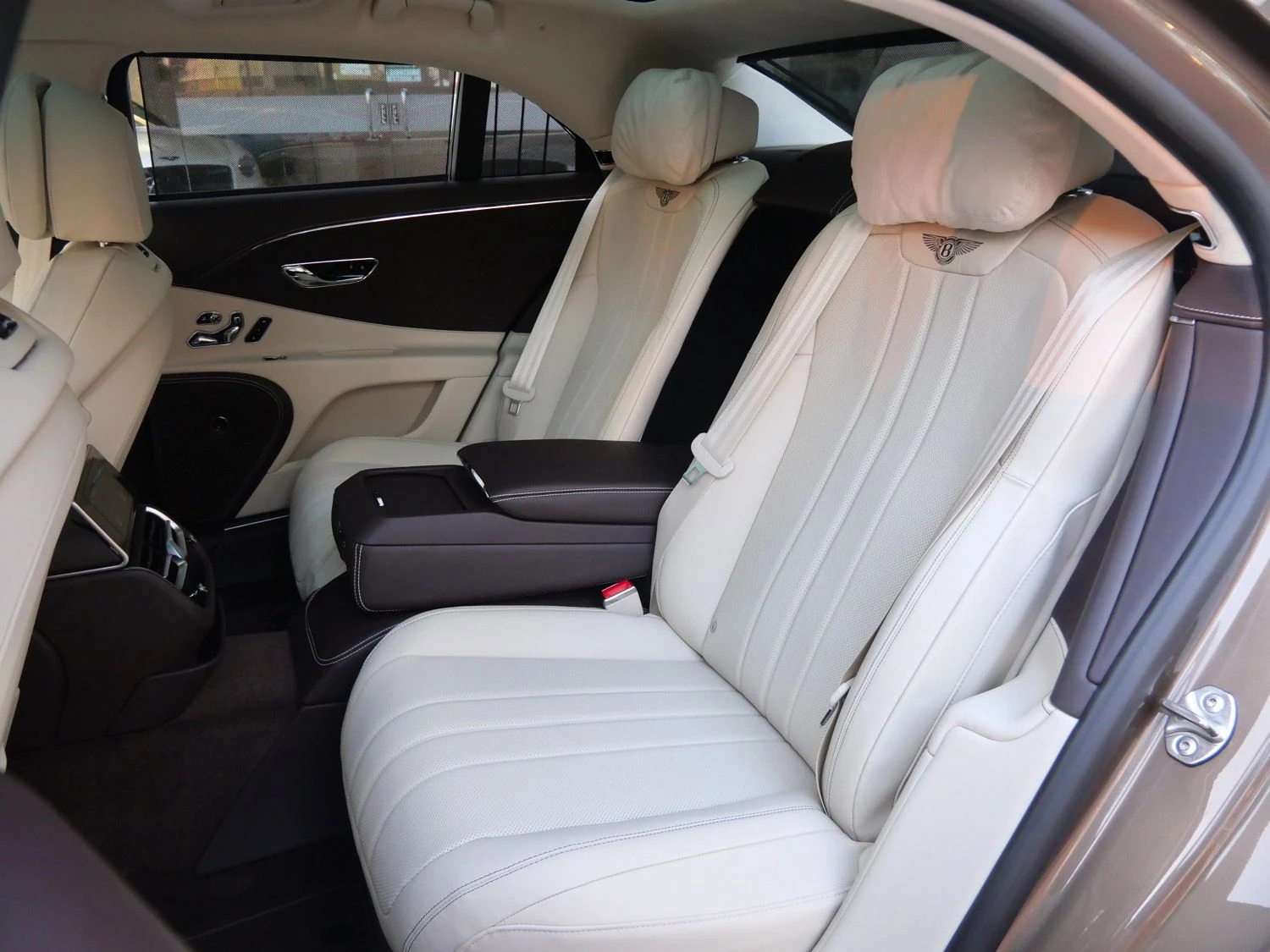 2026 Bentley Flying Spur interior, seats, Linen