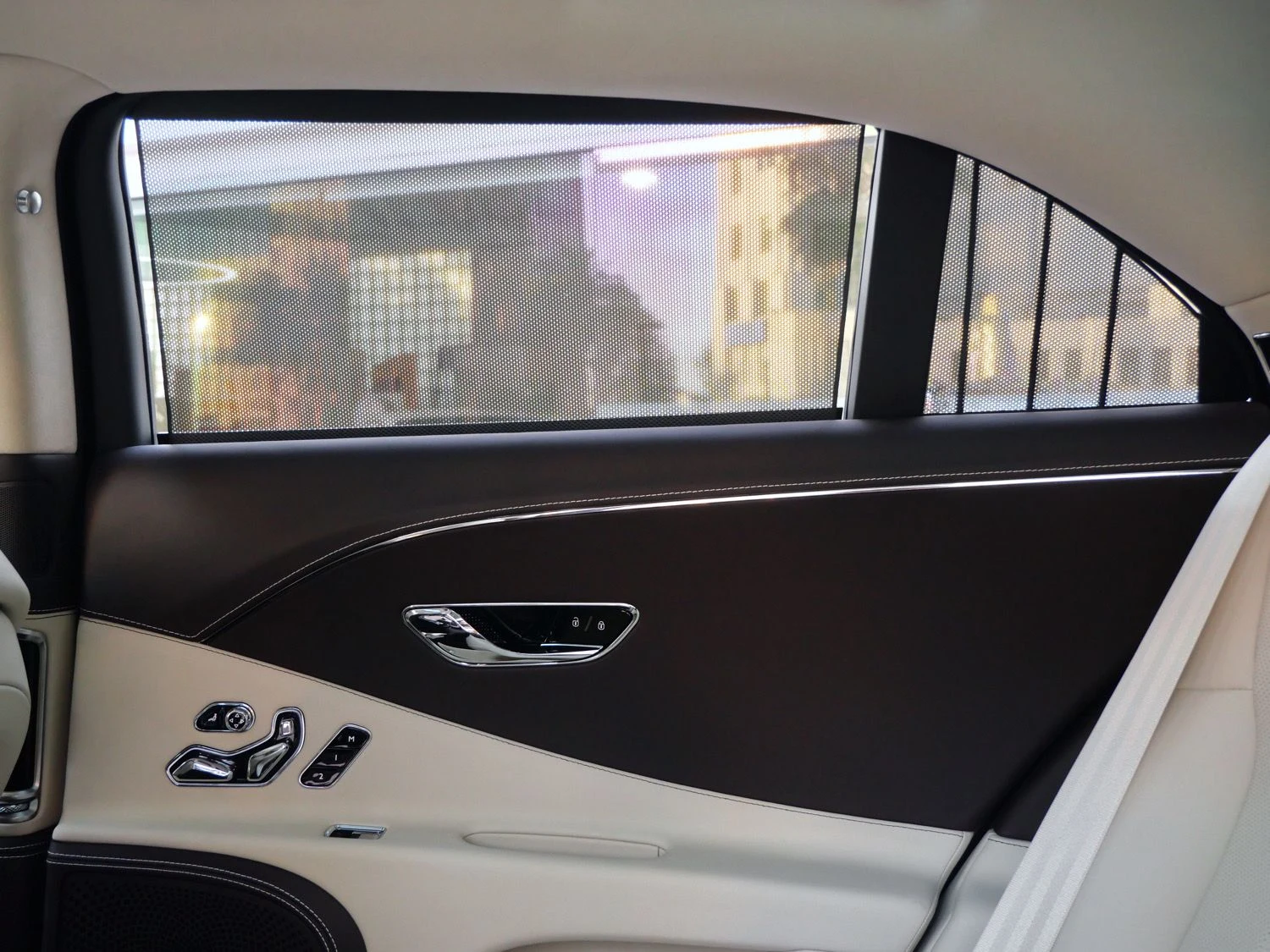 2026 Bentley Flying Spur interior, door panel, Linen