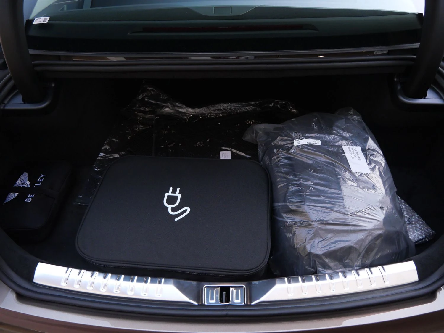 2026 Bentley Flying Spur trunk