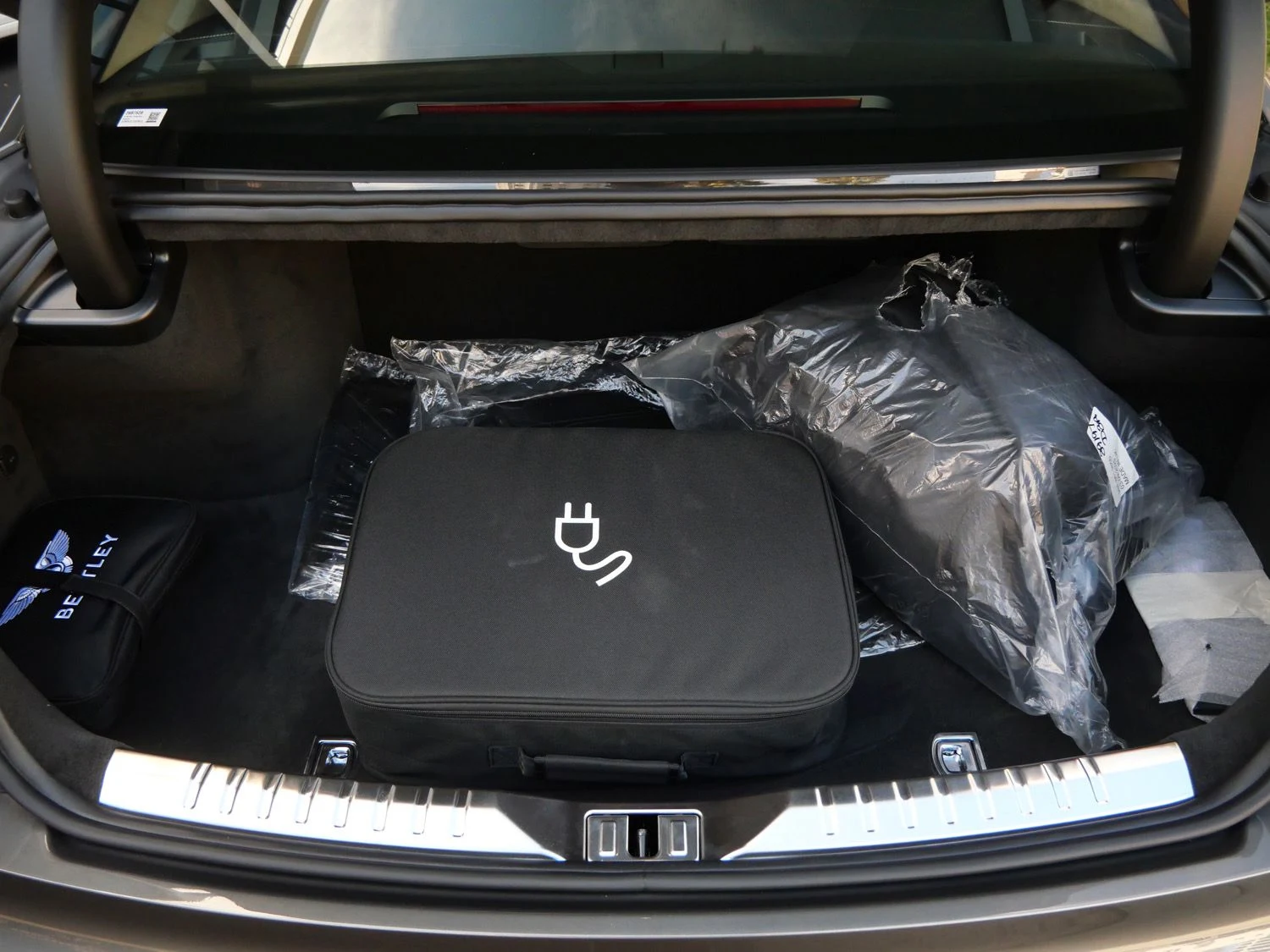 2026 Bentley Flying Spur trunk