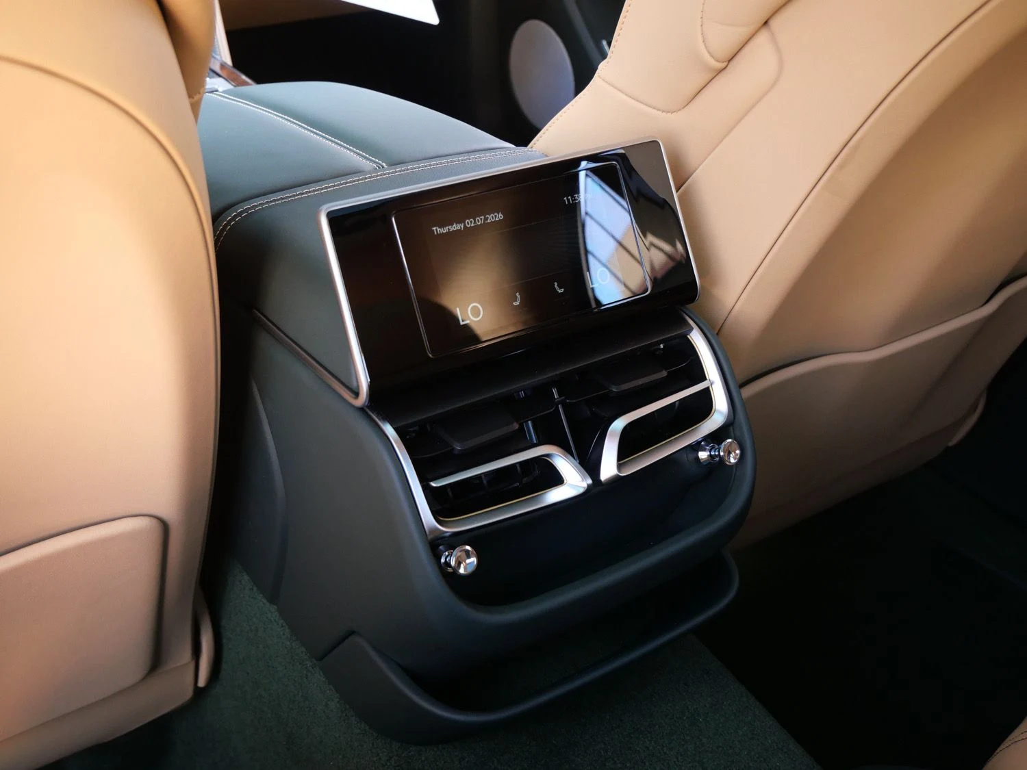 2026 Bentley Flying Spur interior, Saddle