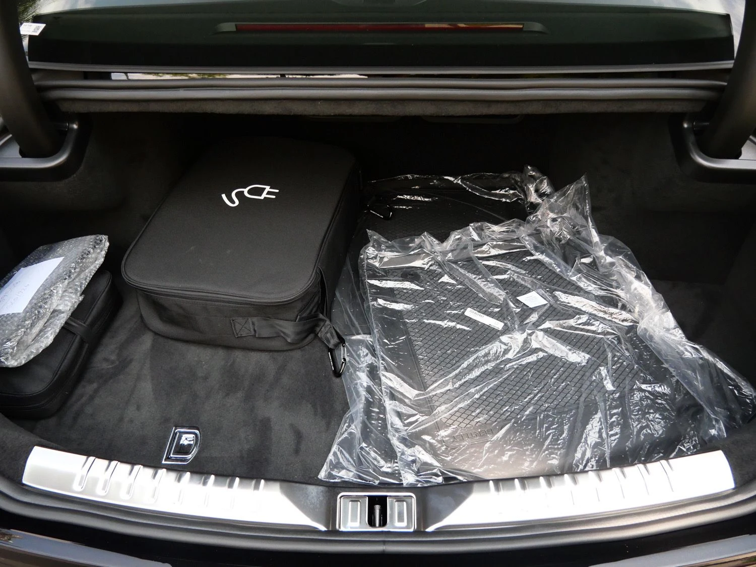 2026 Bentley Flying Spur trunk
