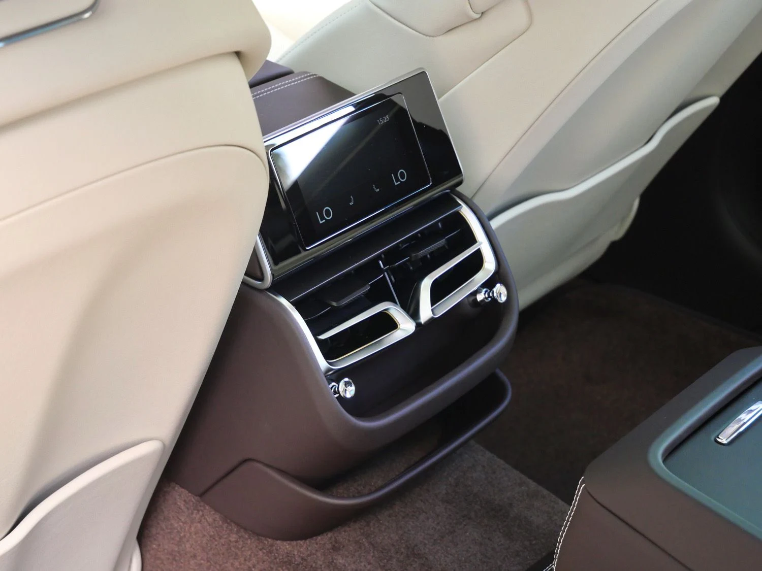2026 Bentley Flying Spur interior, door panel, Linen