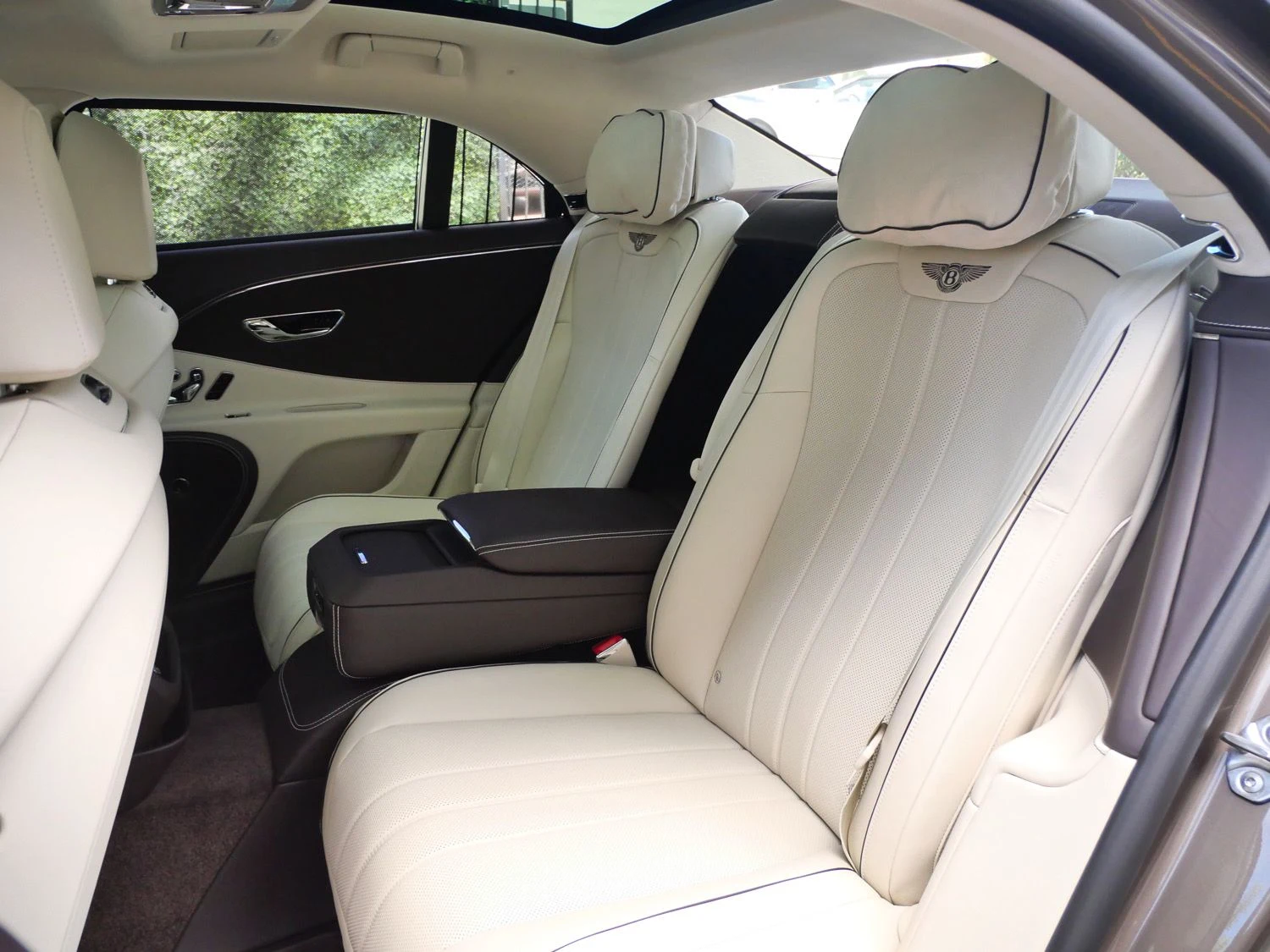 2026 Bentley Flying Spur interior, seats, Linen