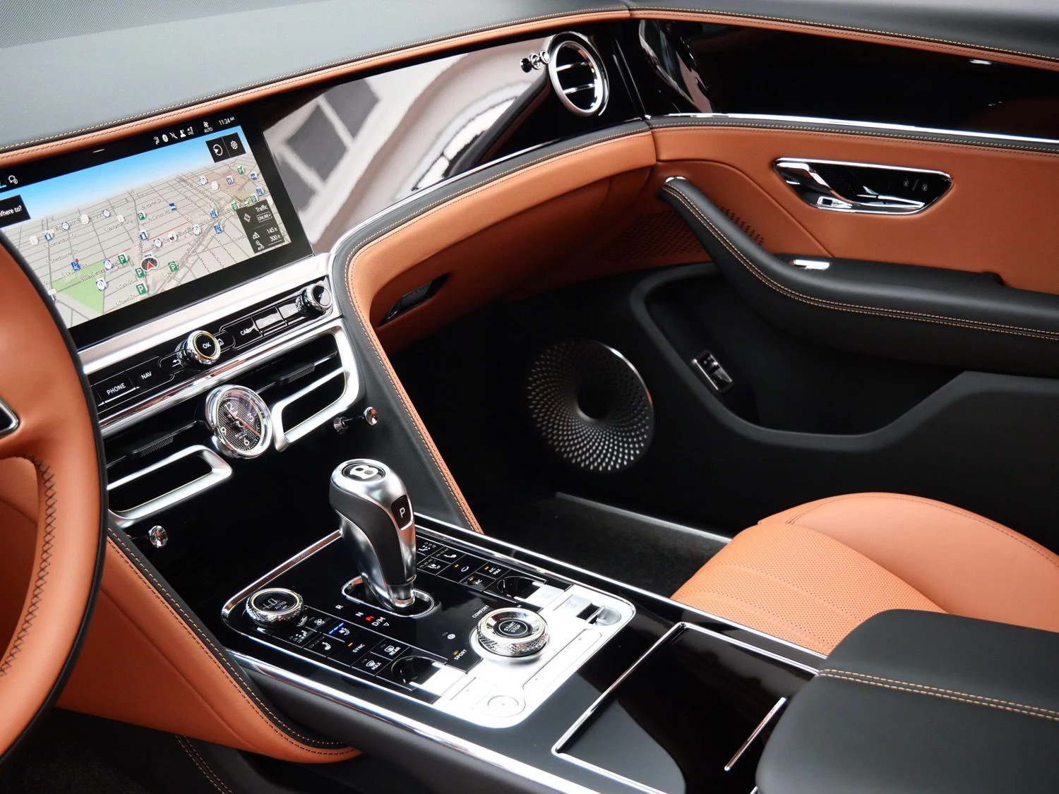 2026 Bentley Flying Spur interior, Saddle