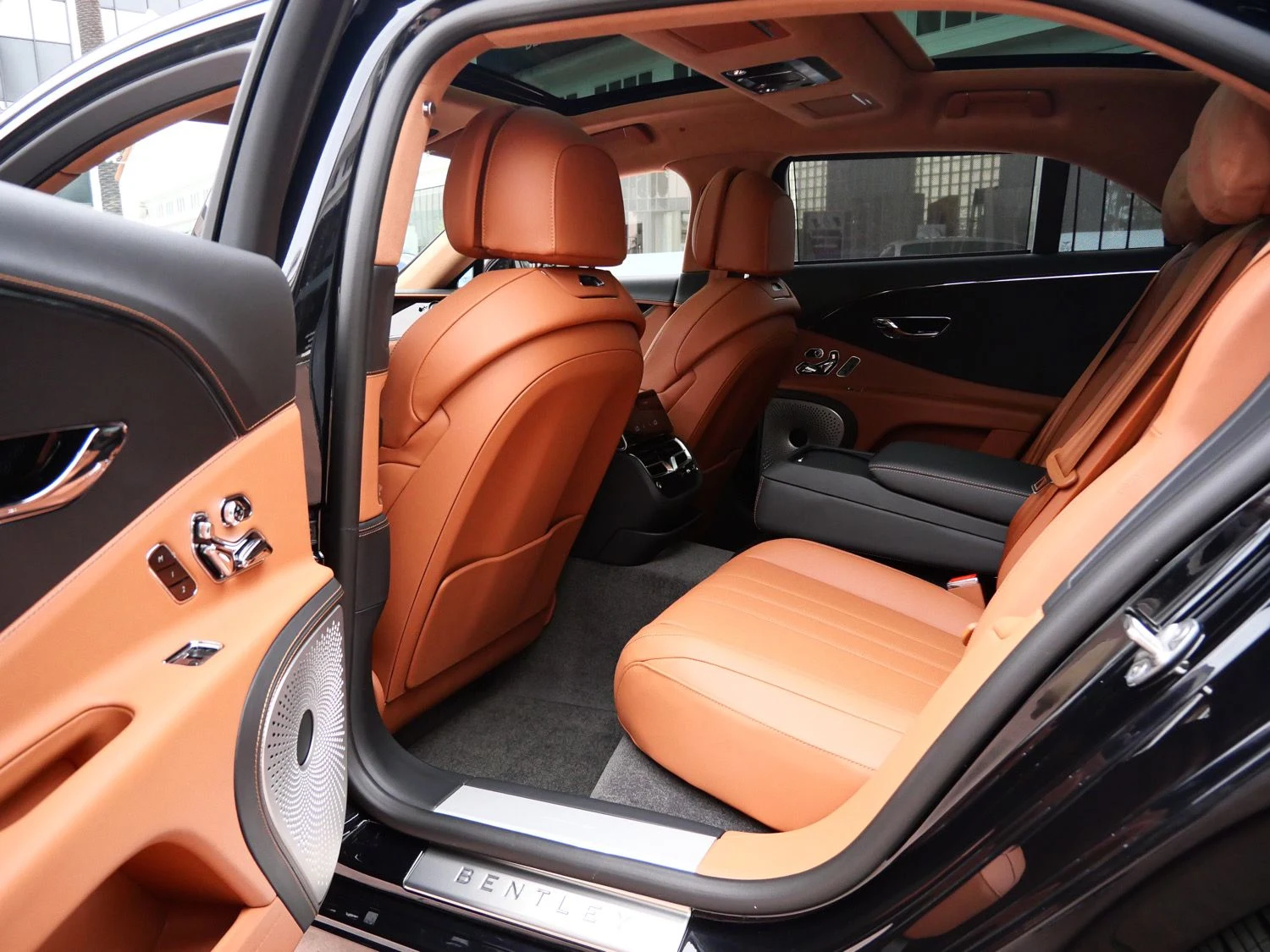 2026 Bentley Flying Spur interior, seats, Saddle