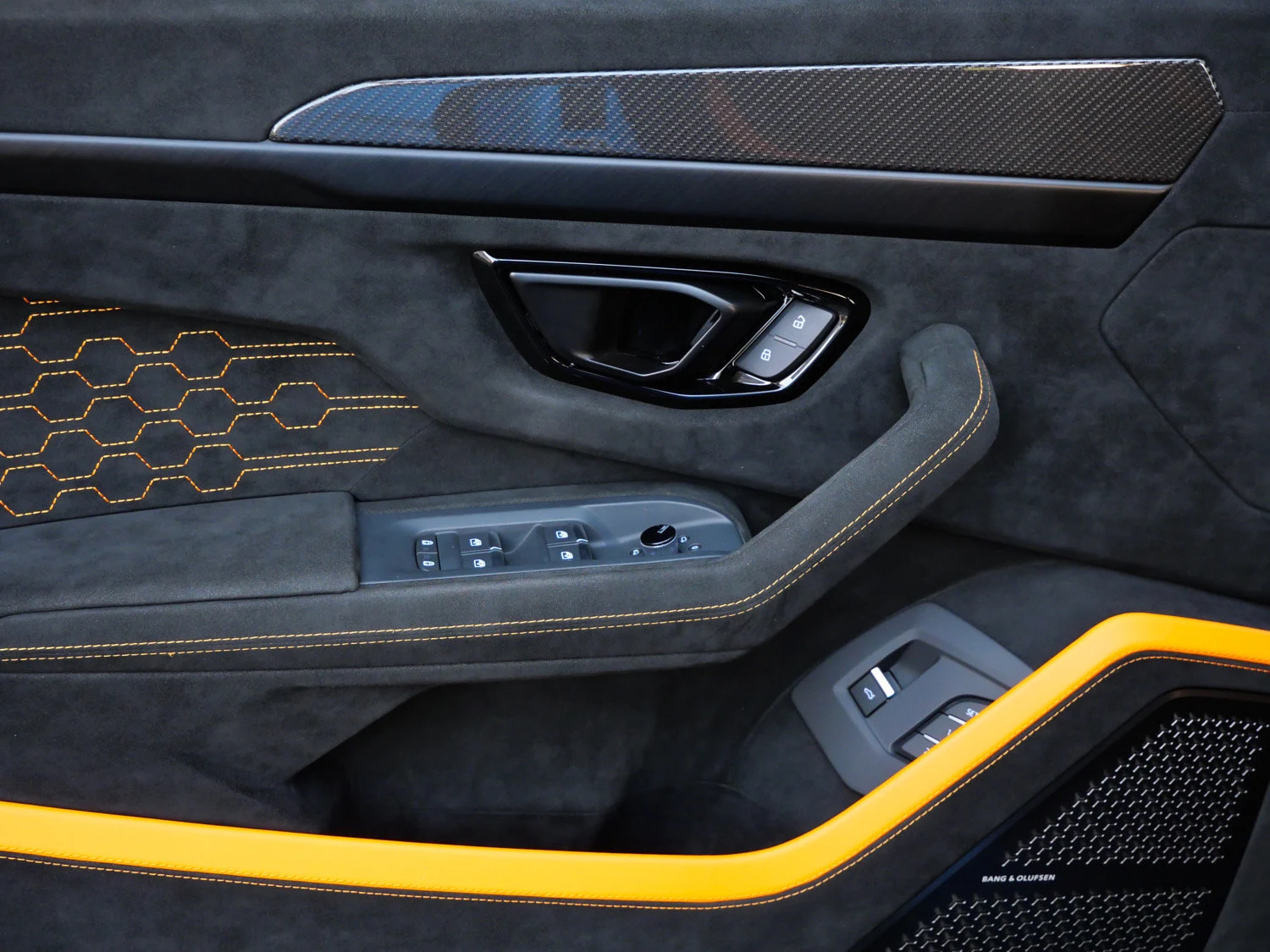 2024 Lamborghini Urus Performante interior, door panel, Nero Cosmus/Arancio Leonis