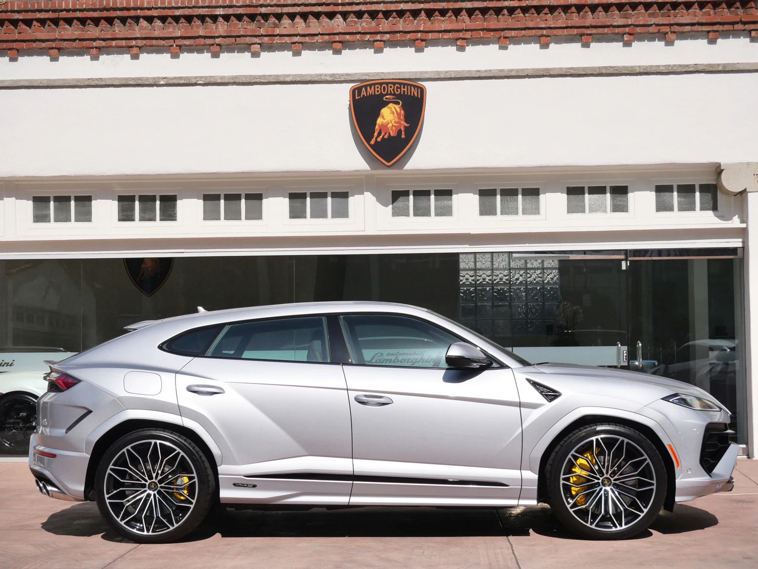 2026 Lamborghini Urus SE for sale, exterior, Grey
