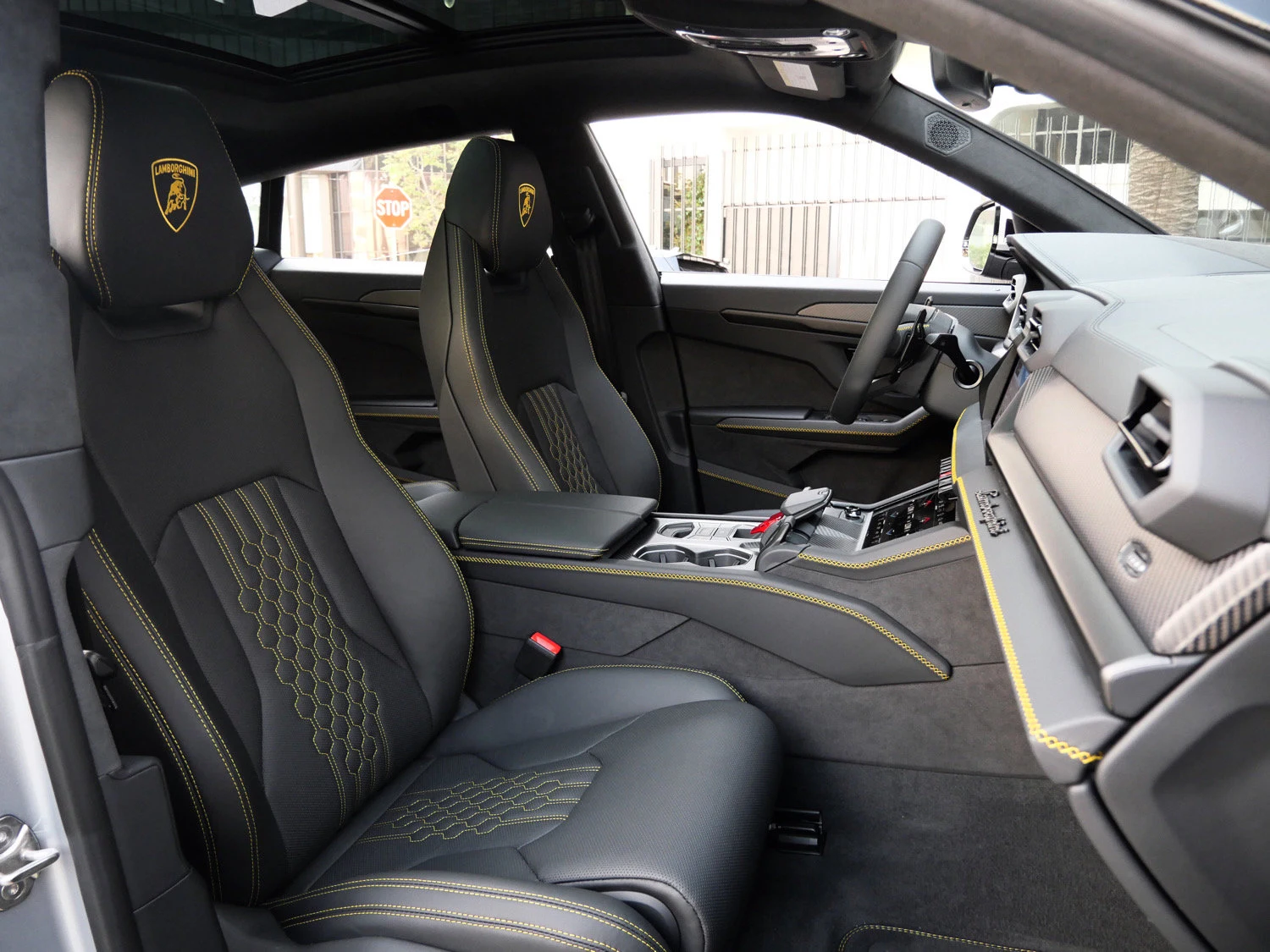 2026 Lamborghini Urus SE interior, seats, Nero Ade