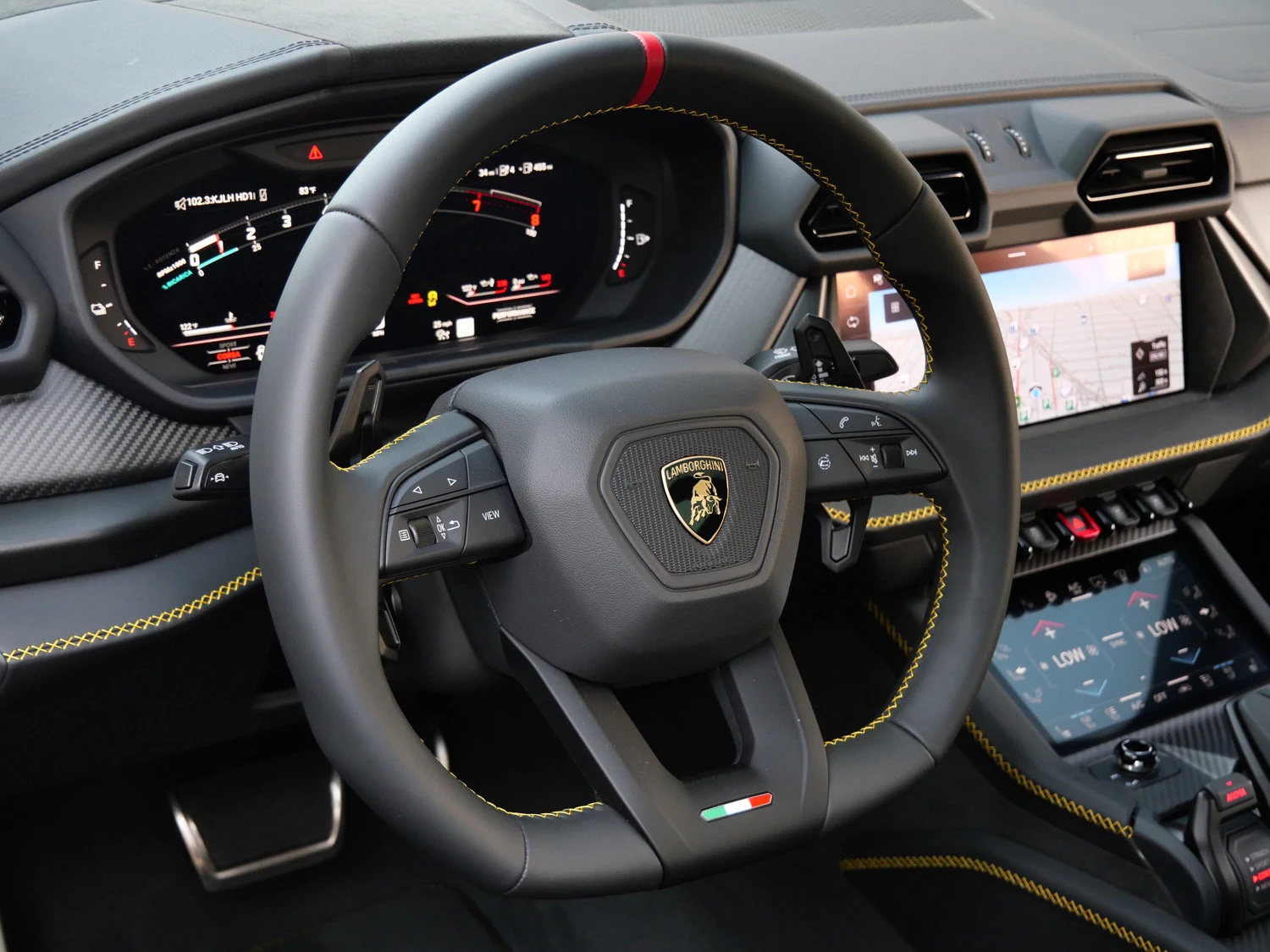 2026 Lamborghini Urus SE interior, Nero Ade
