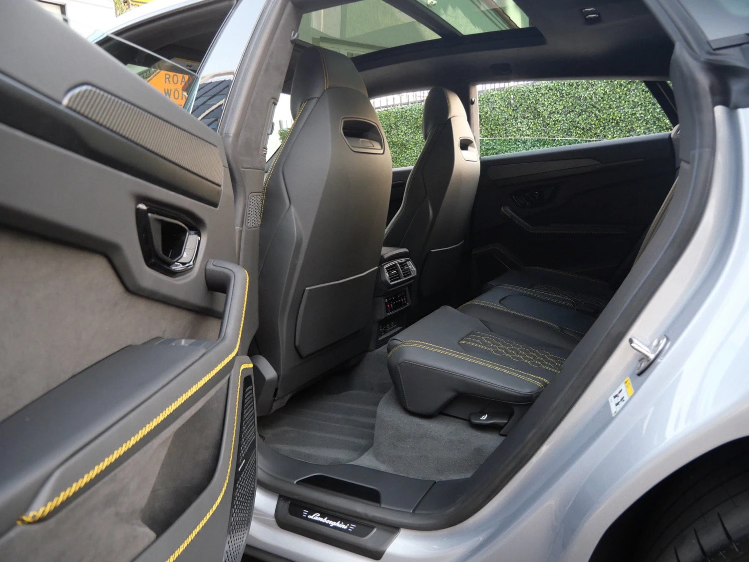 2026 Lamborghini Urus SE interior, seats, Nero Ade