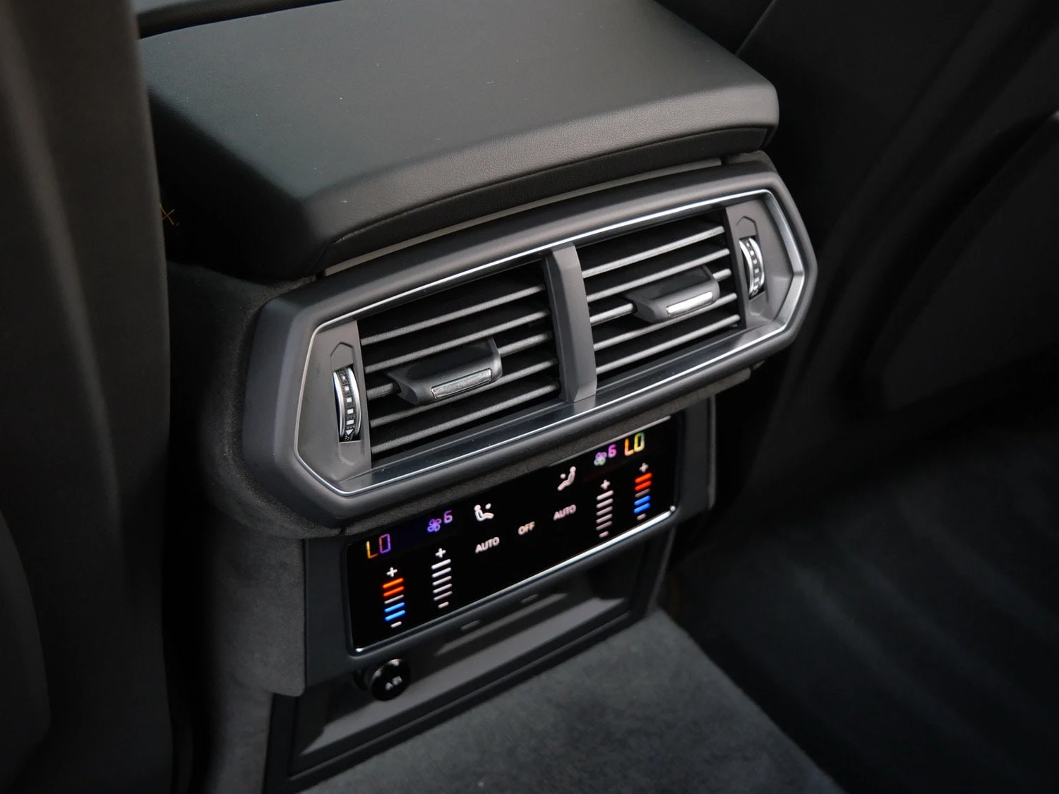 2026 Lamborghini Urus SE interior, door panel, Nero Ade