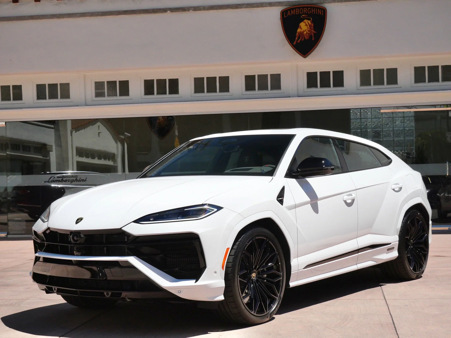 2026 Lamborghini Urus SE for sale, front three-quarter view, White