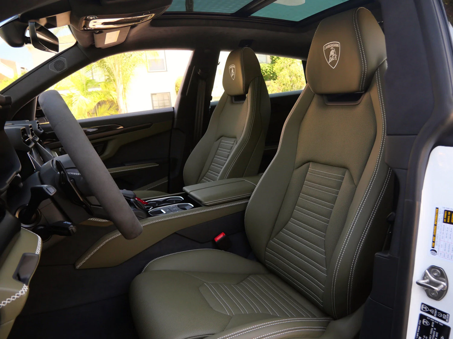 2026 Lamborghini Urus SE interior, seats, Nero Ade