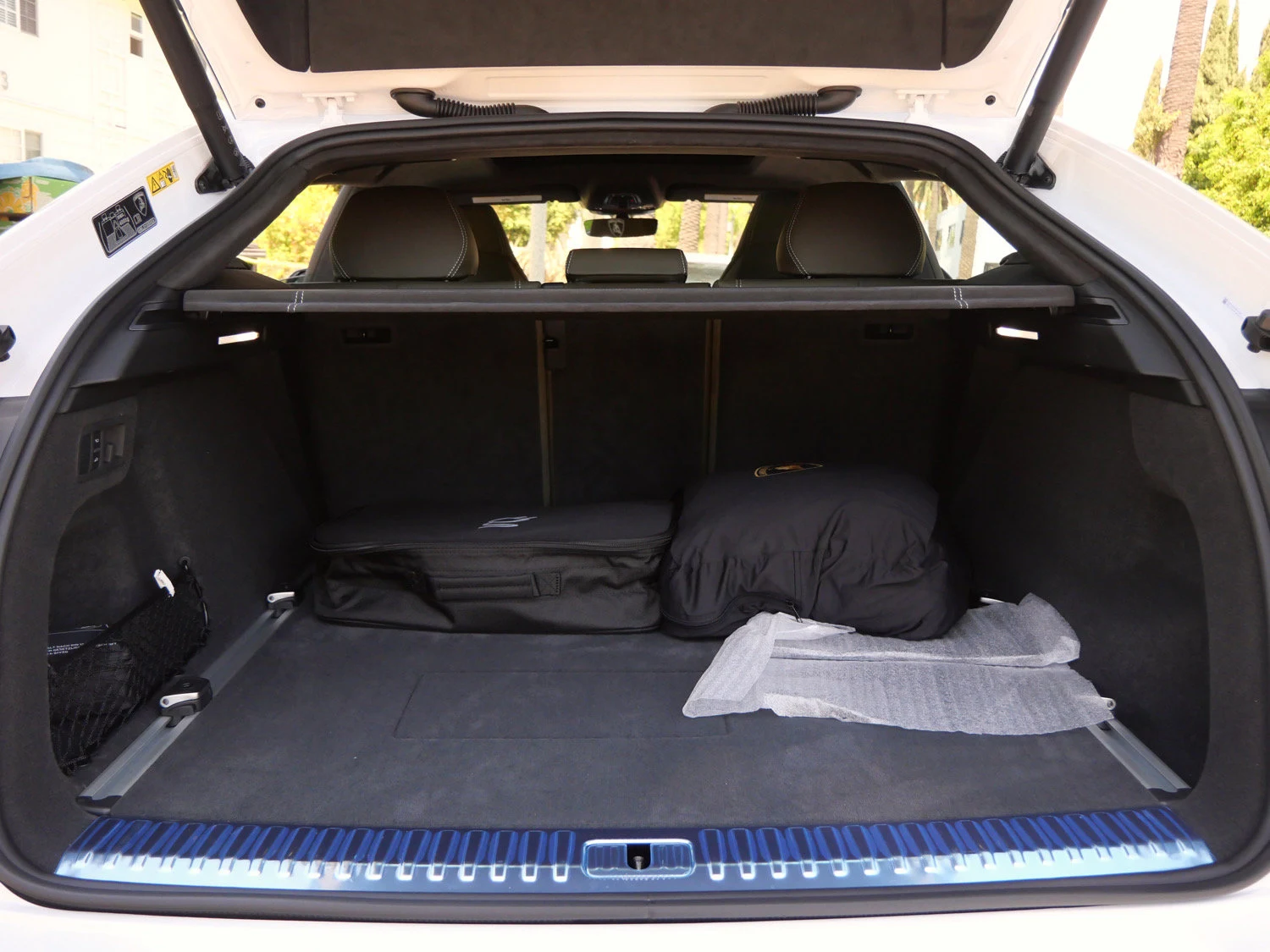 2026 Lamborghini Urus SE trunk