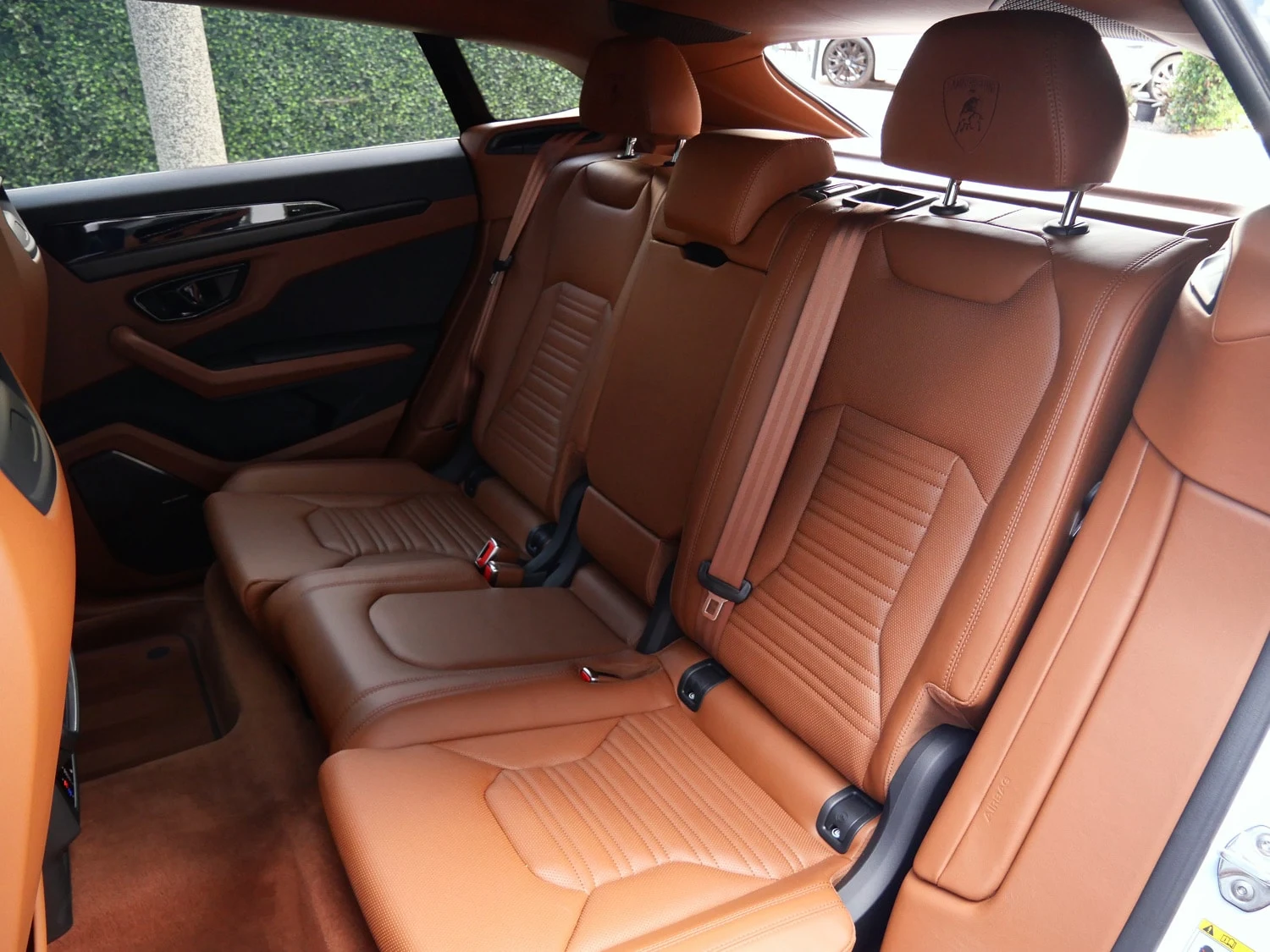 2026 Lamborghini Urus SE interior, seats, Marrone Elpis