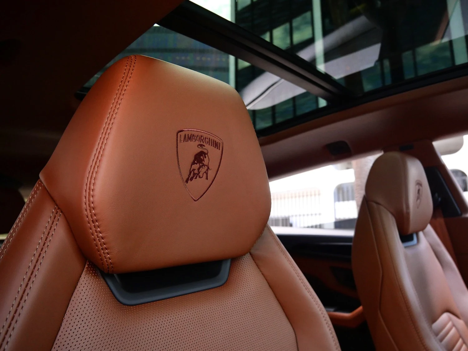 2026 Lamborghini Urus SE interior, seats, Marrone Elpis