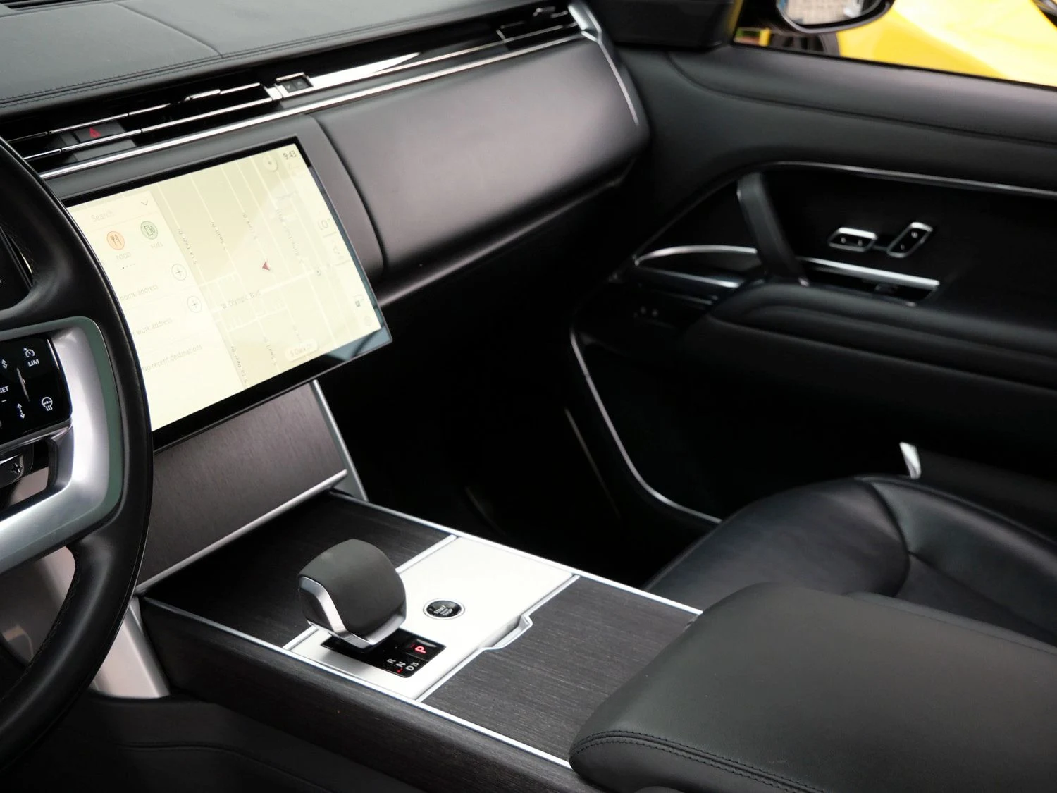 2024 Land Rover Range Rover Autobiography LWB interior, Ebony