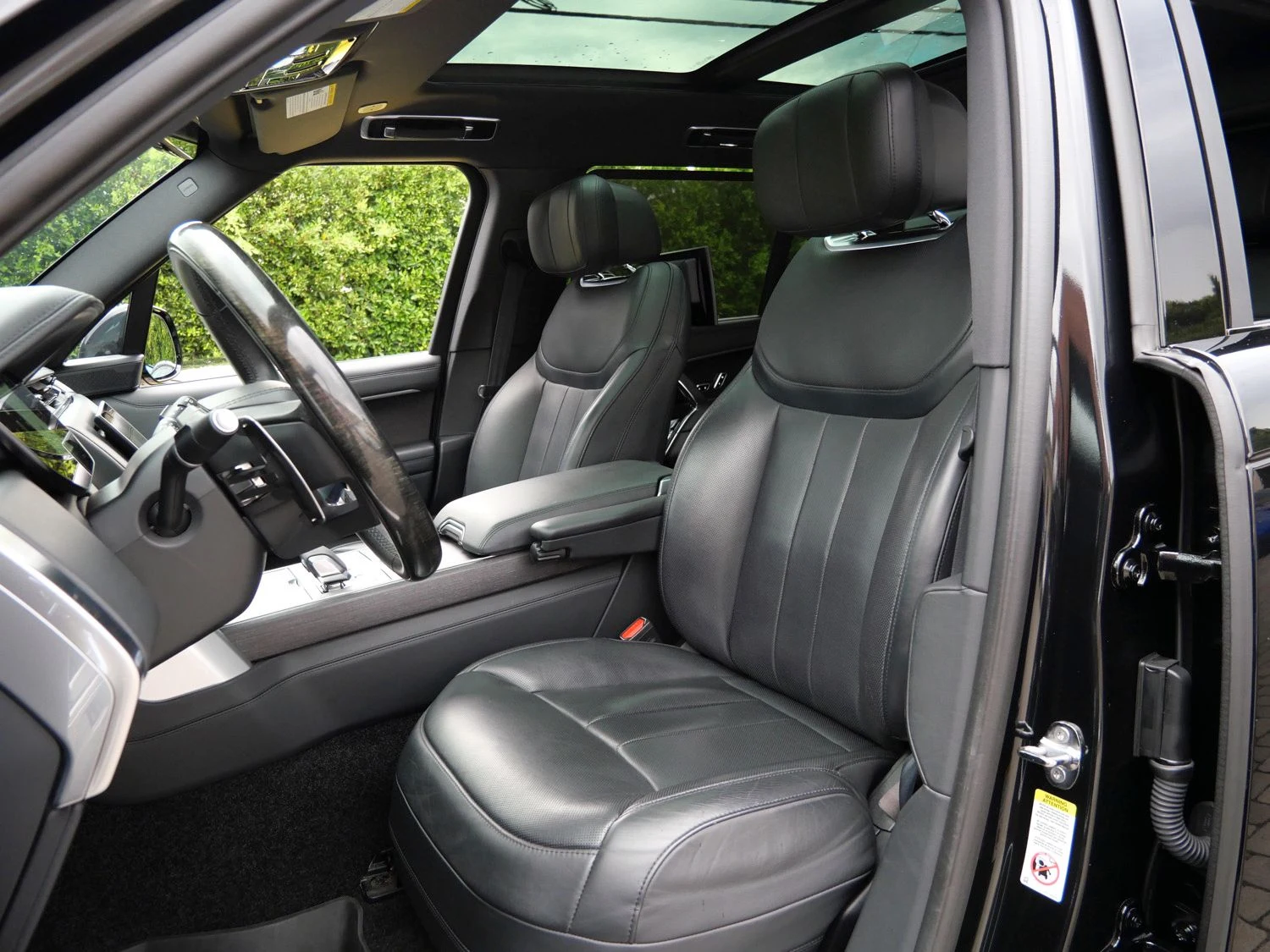 2024 Land Rover Range Rover Autobiography LWB interior, seats, Ebony