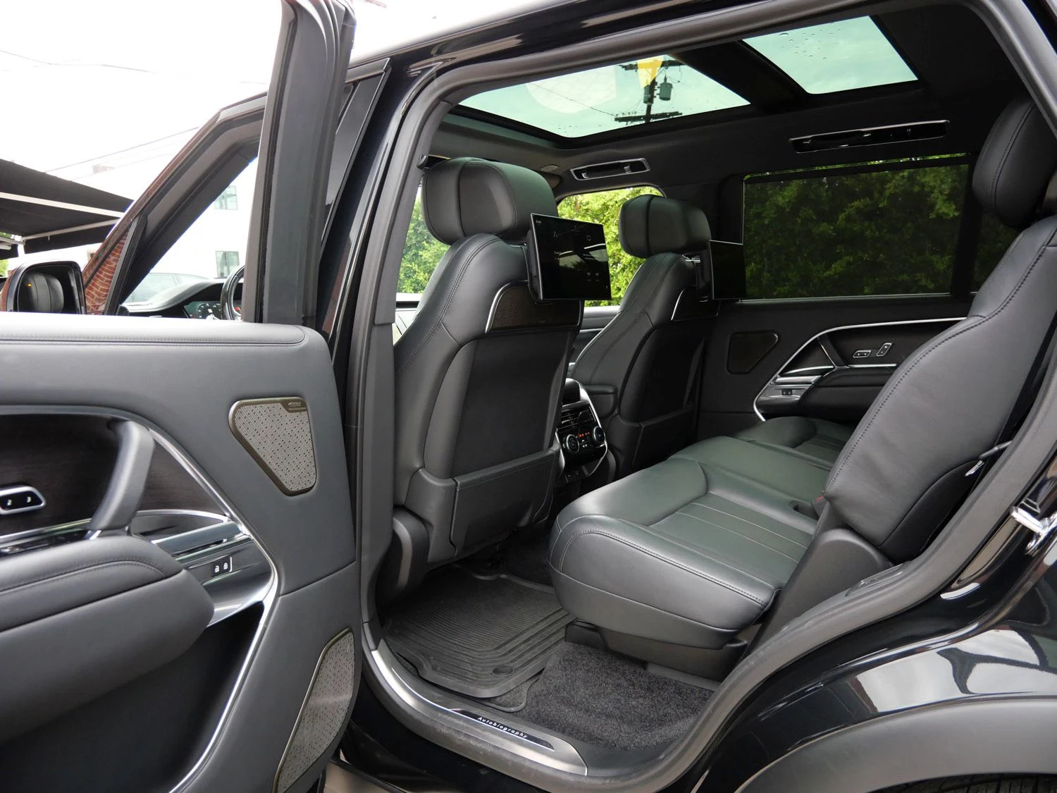 2024 Land Rover Range Rover Autobiography LWB interior, seats, Ebony