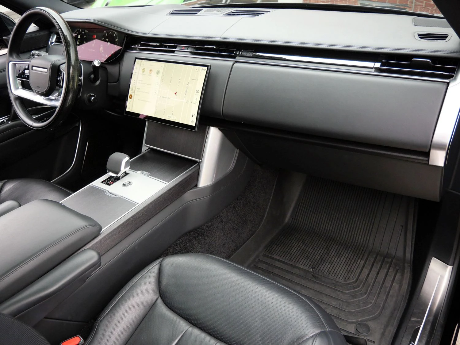 2024 Land Rover Range Rover Autobiography LWB interior, Ebony