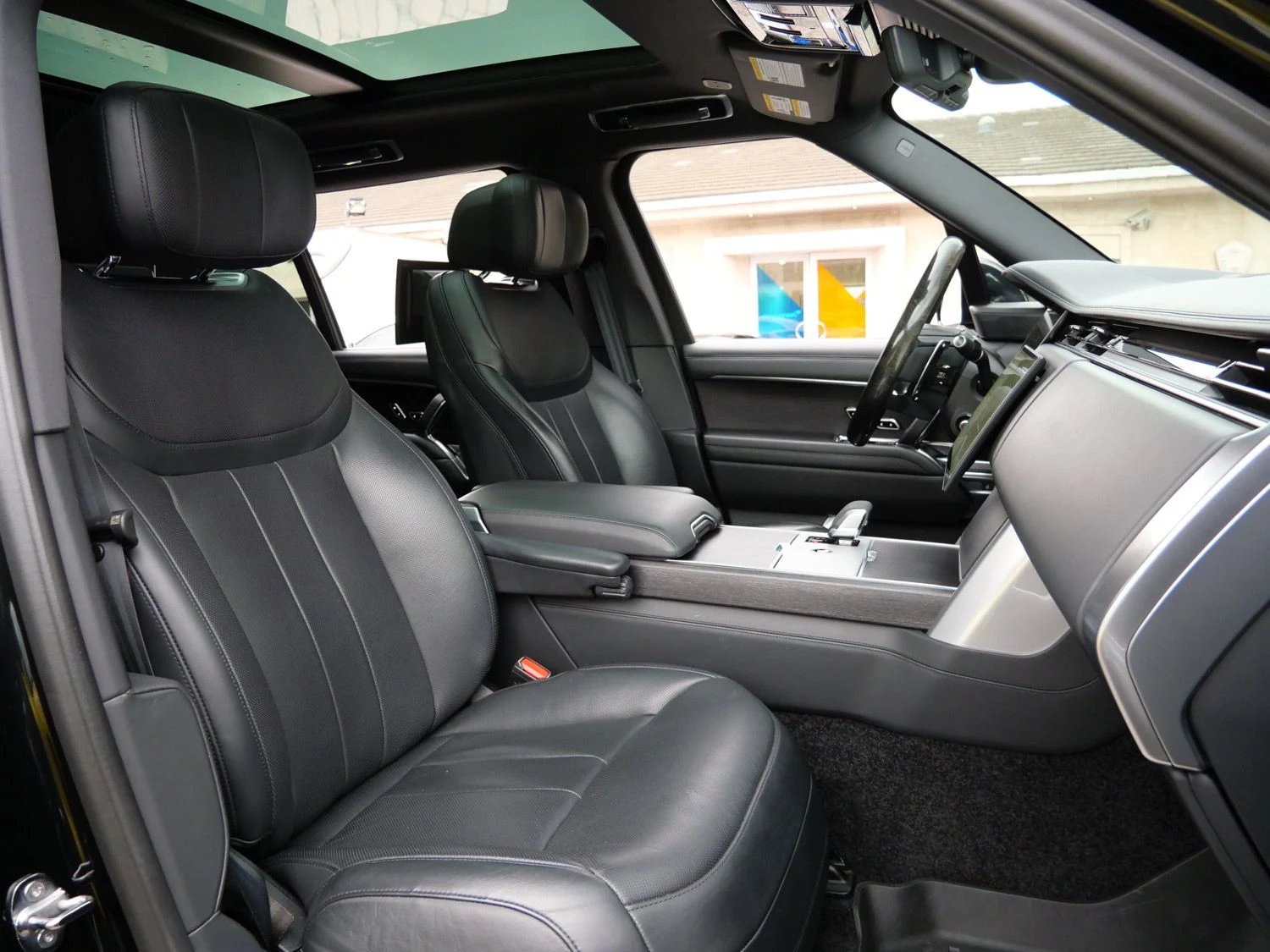 2024 Land Rover Range Rover Autobiography LWB interior, seats, Ebony