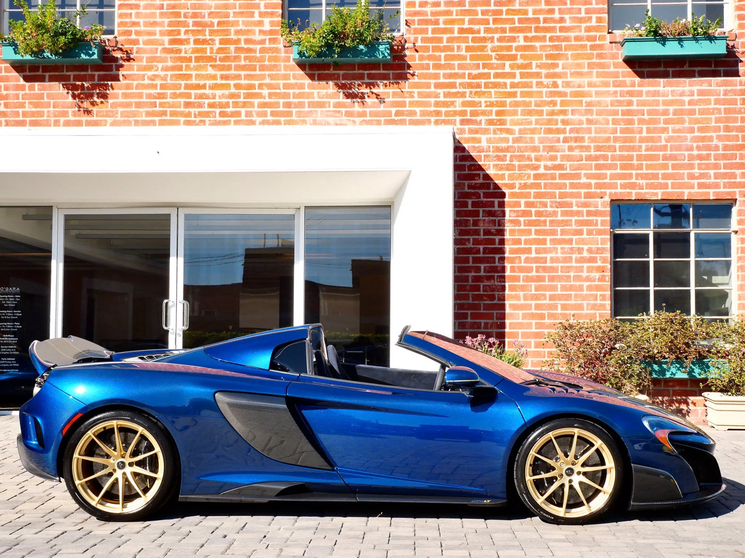 2016 McLaren 675LT Spider for sale, exterior, Blue
