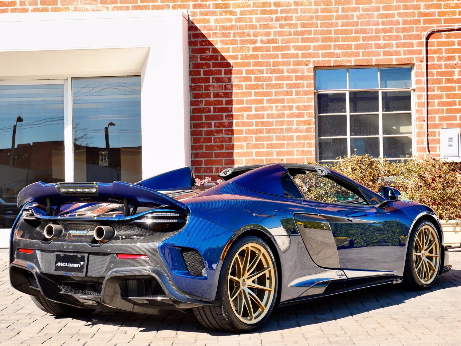 2016 McLaren 675LT Spider for sale, exterior, Blue