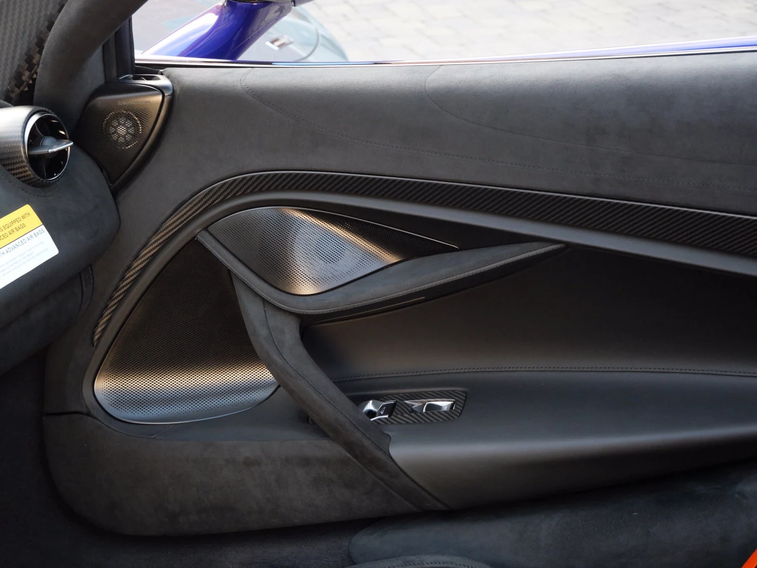 2024 McLaren 750S Spider interior, door panel, Carbon Black