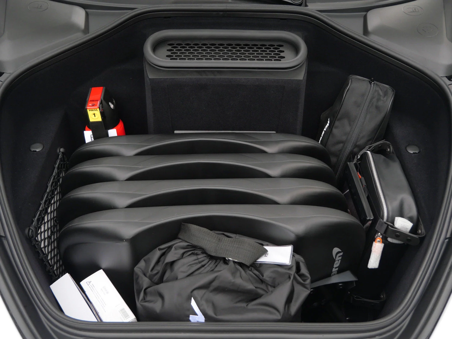 2024 McLaren 750S trunk