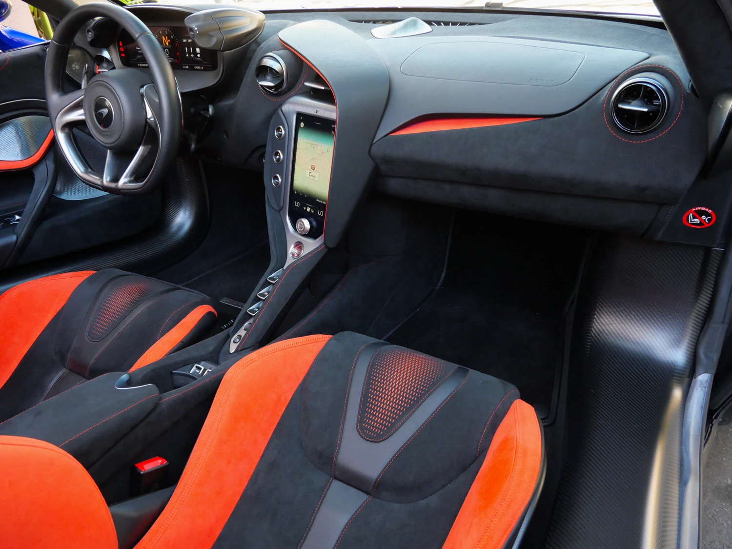 2024 McLaren 750S Spider interior, Carbon Black
