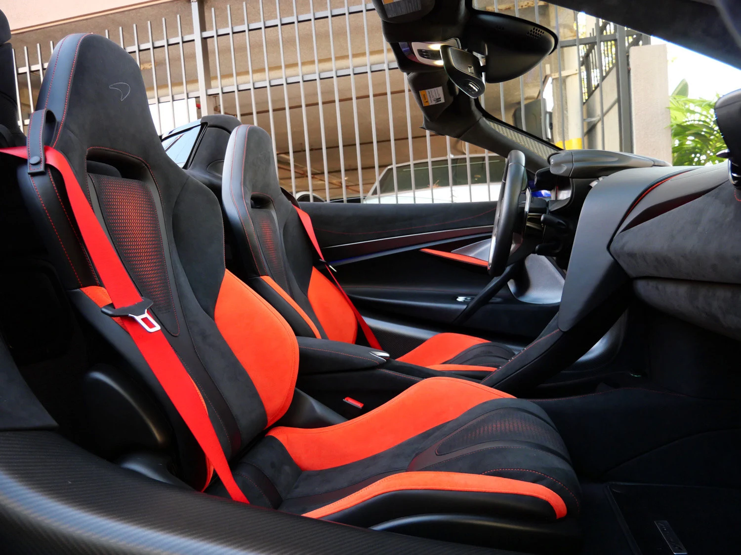2024 McLaren 750S Spider interior, seats, Carbon Black