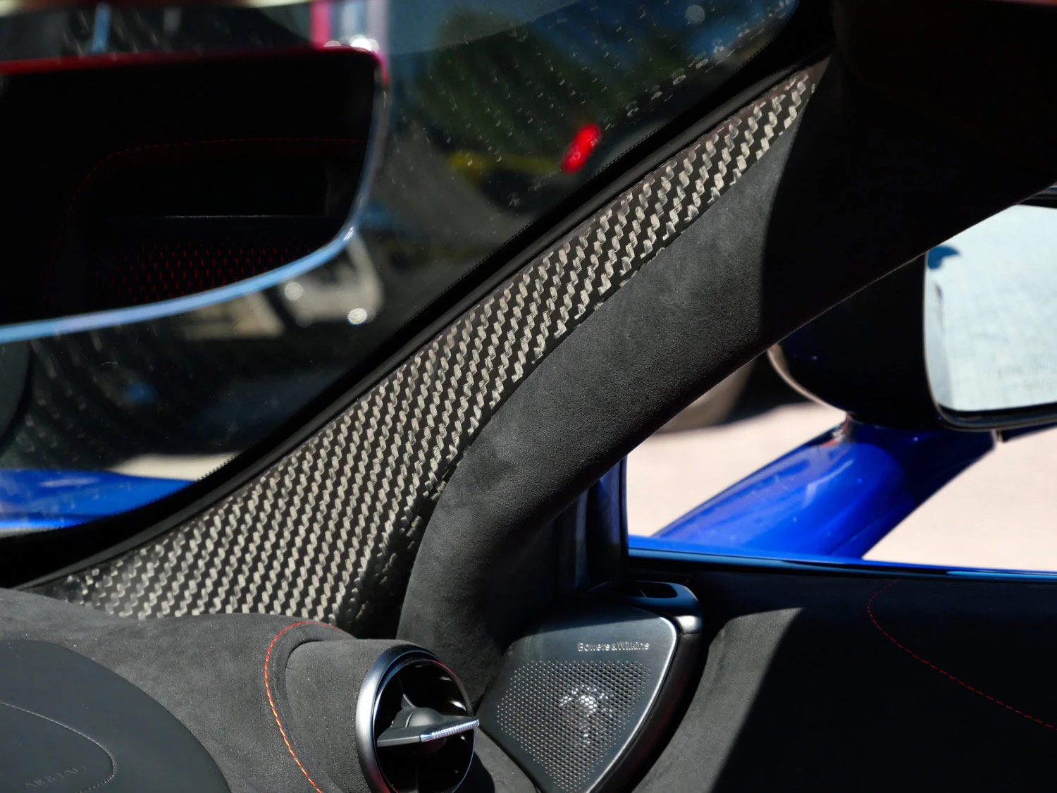2024 McLaren 750S Spider interior, Carbon Black