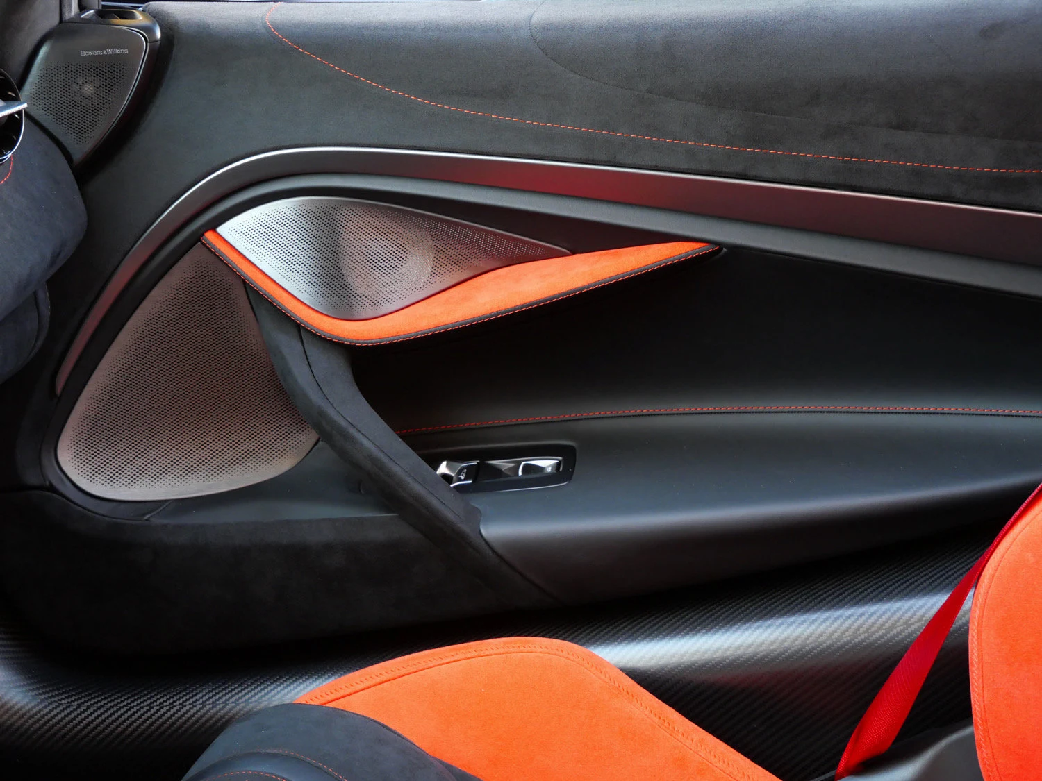 2024 McLaren 750S Spider interior, door panel, Carbon Black