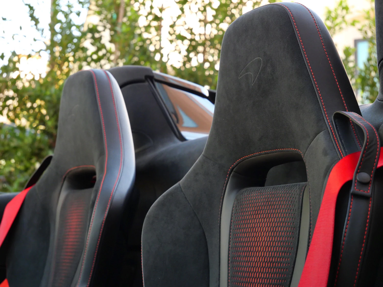 2024 McLaren 750S Spider interior, seats, Carbon Black