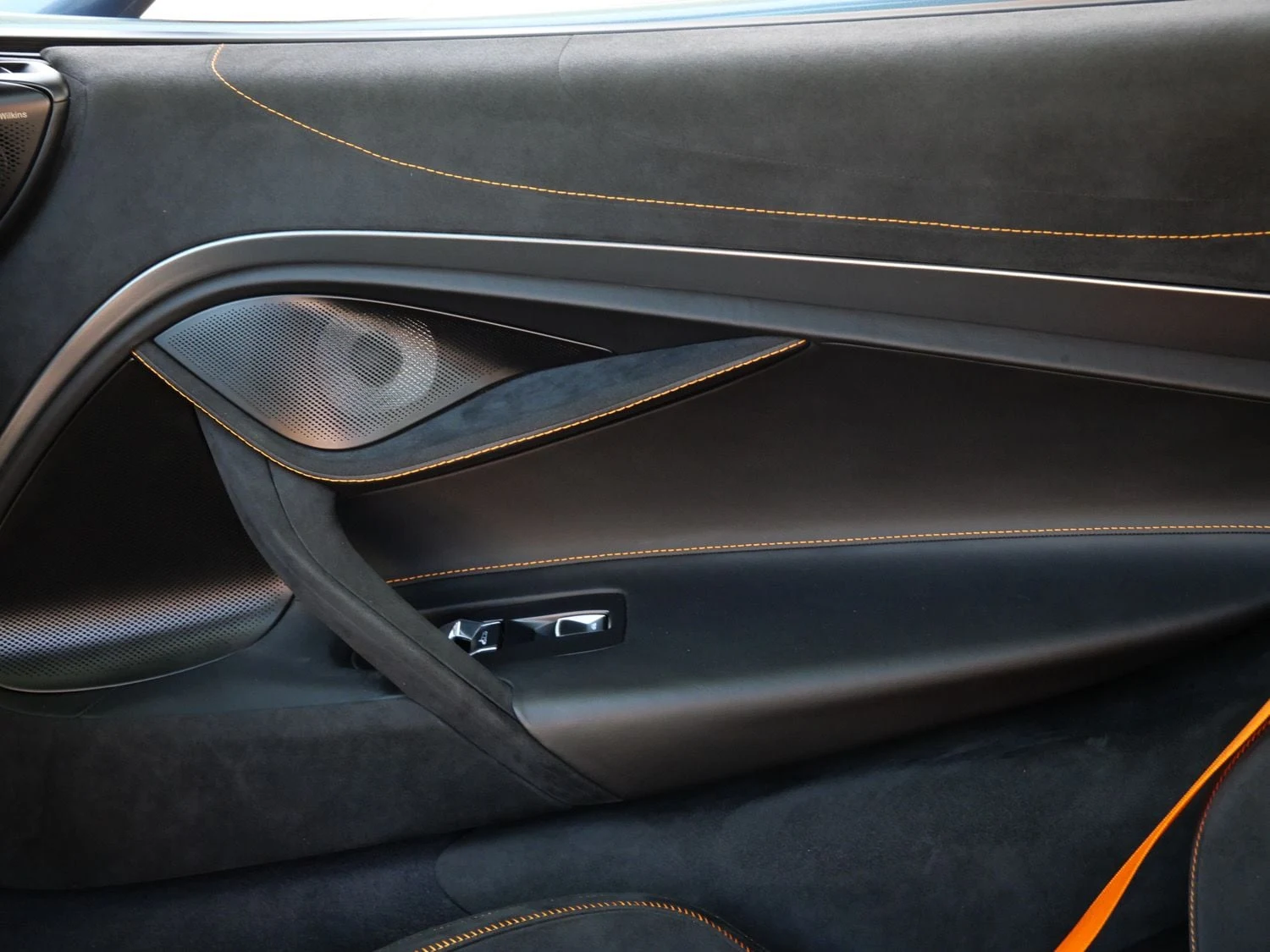2025 McLaren 750S interior, door panel, Carbon Black