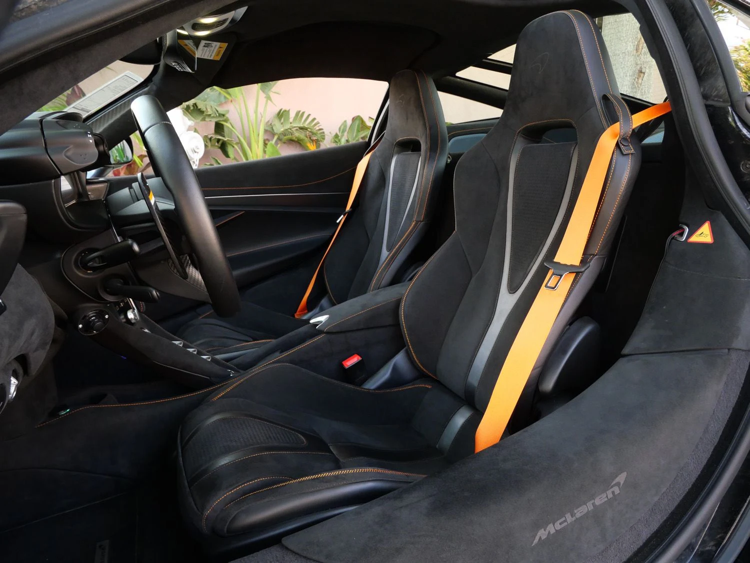 2025 McLaren 750S interior, seats, Carbon Black