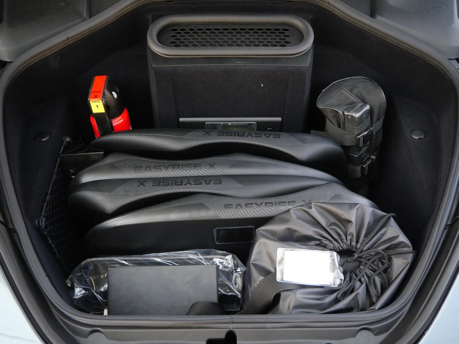 2025 McLaren 750S trunk