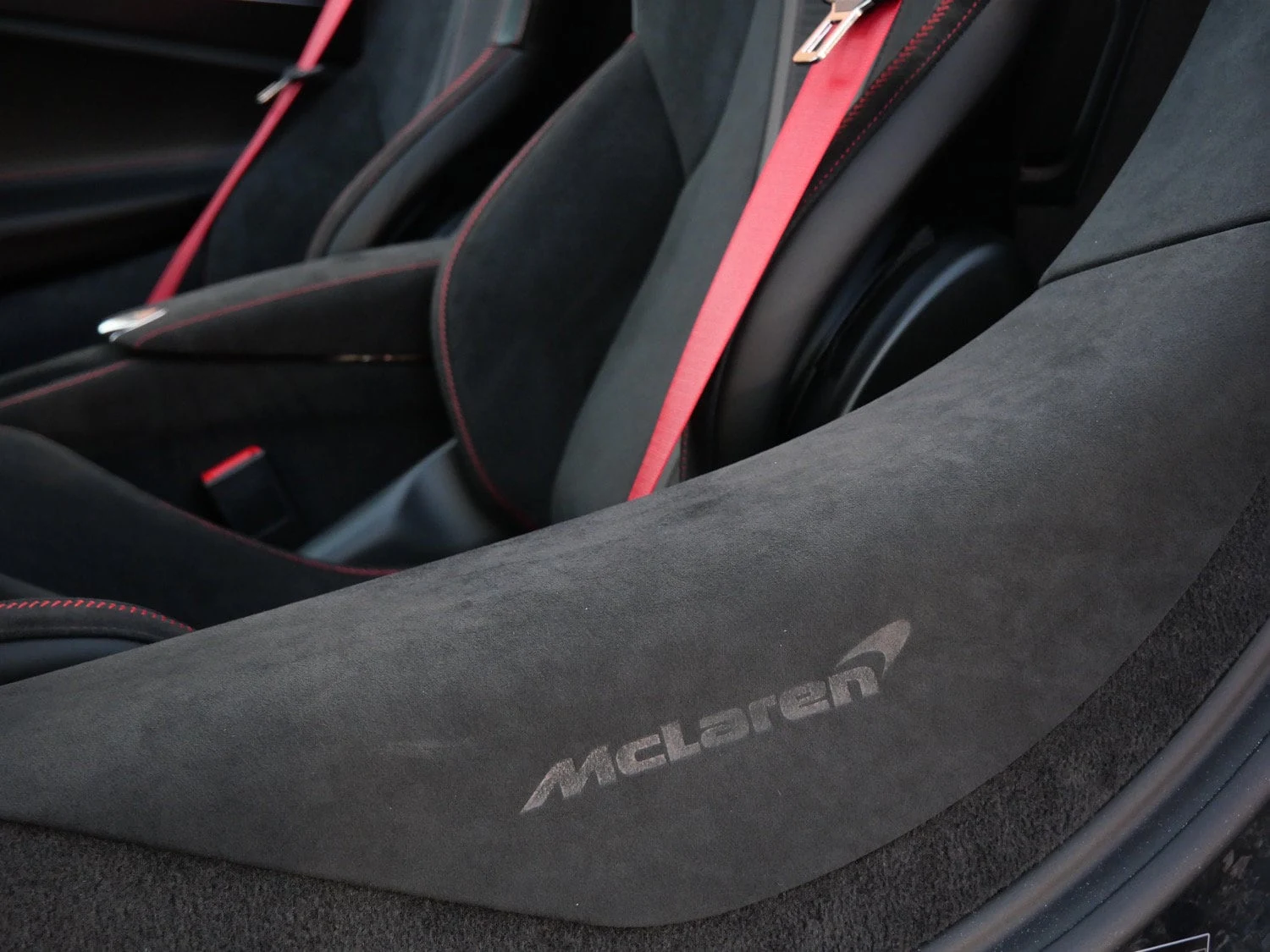 2027 McLaren 750S Spider interior, seats, Carbon Black