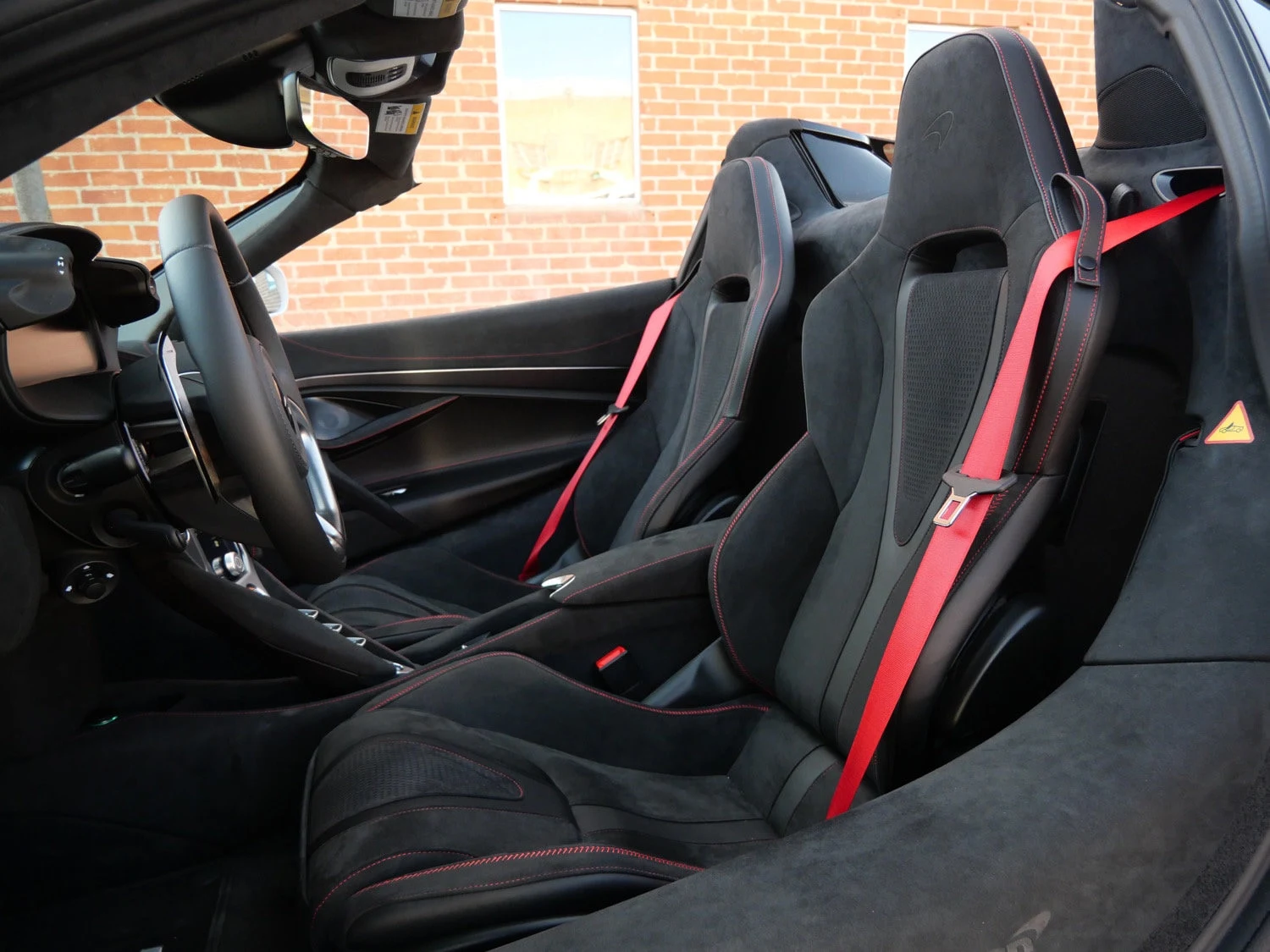 2027 McLaren 750S Spider interior, seats, Carbon Black