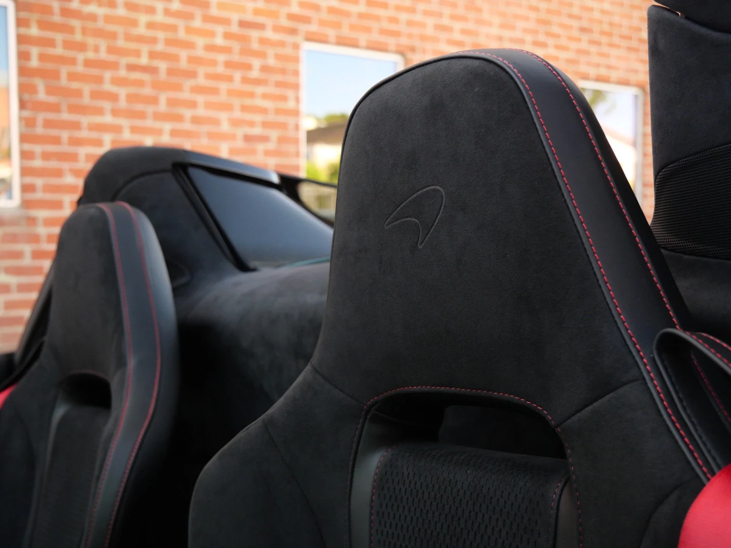 2027 McLaren 750S Spider interior, seats, Carbon Black
