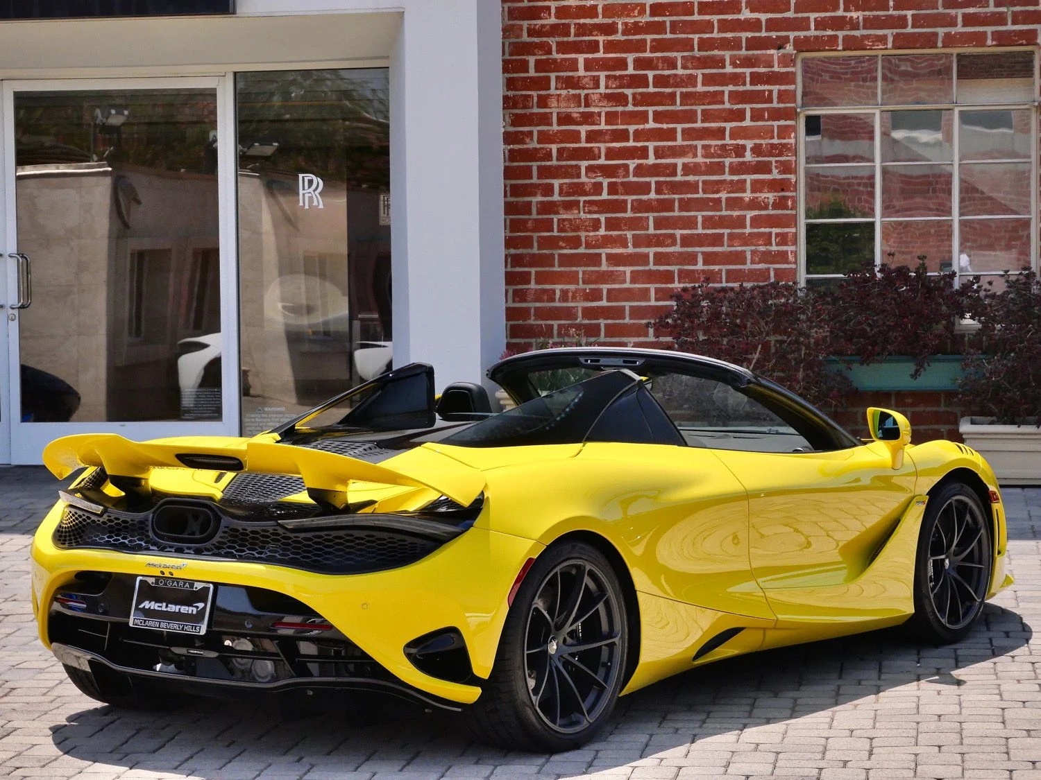 2027 McLaren 750S Spider for sale, exterior, Yellow