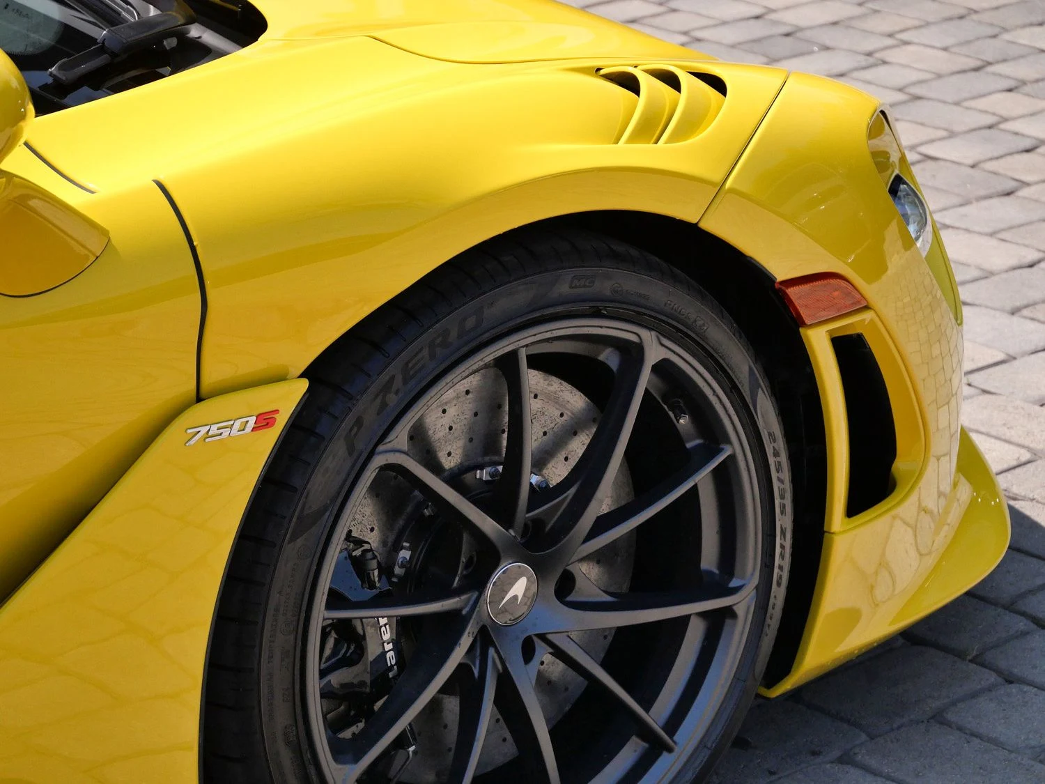 2027 McLaren 750S Spider wheel