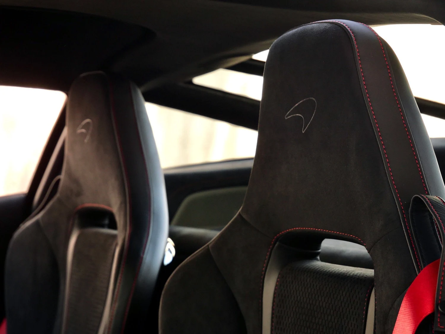 2027 McLaren 750S interior, seats, Carbon Black