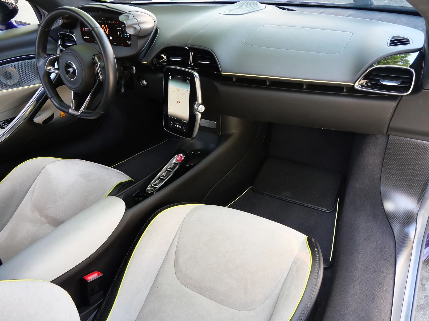 2023 McLaren Artura interior, Carbon Black