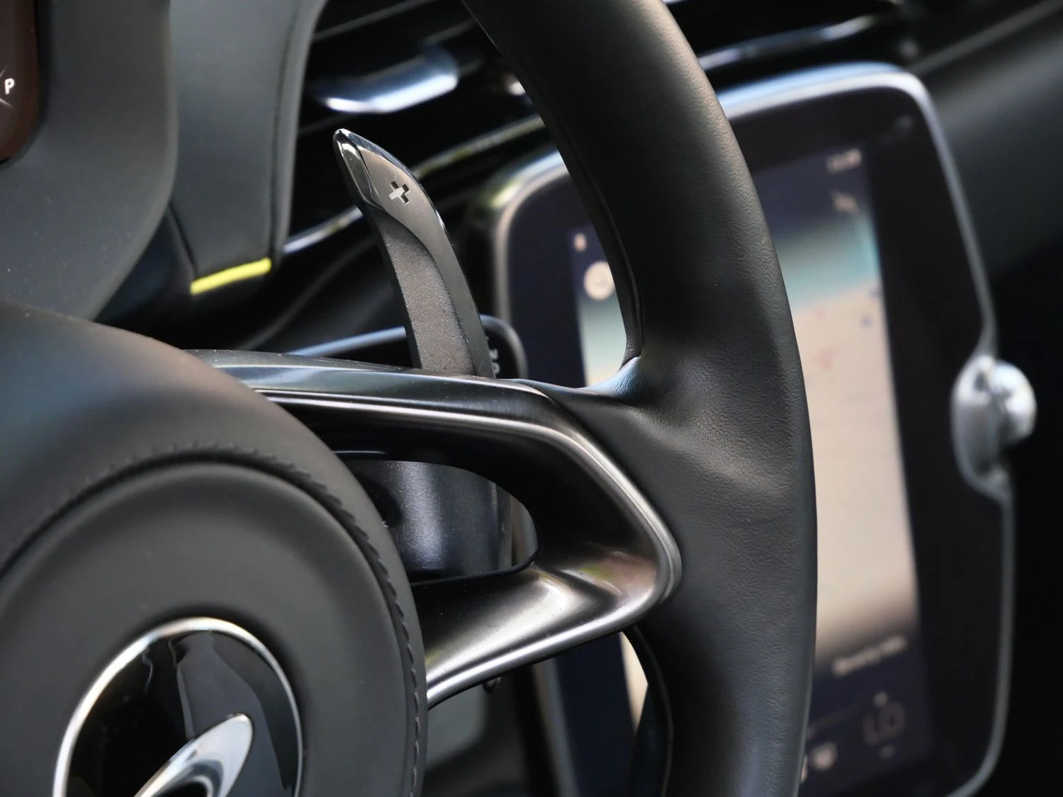 2023 McLaren Artura interior, steering wheel, Carbon Black