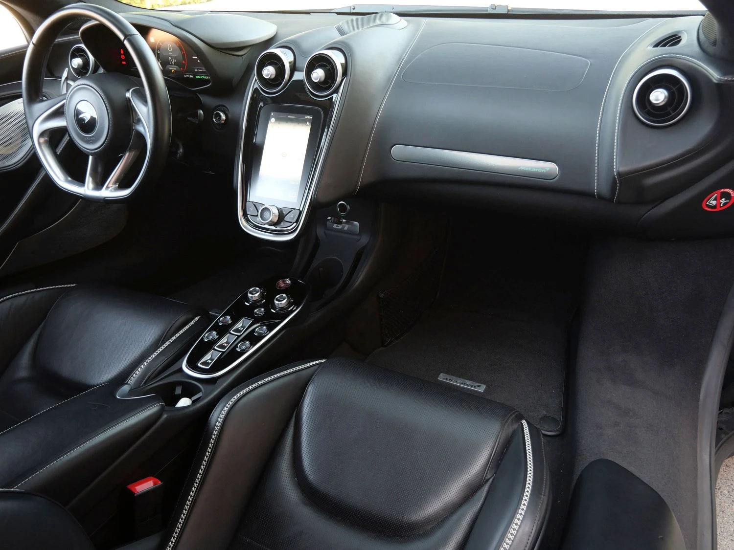 2023 McLaren GT interior, Jet Black