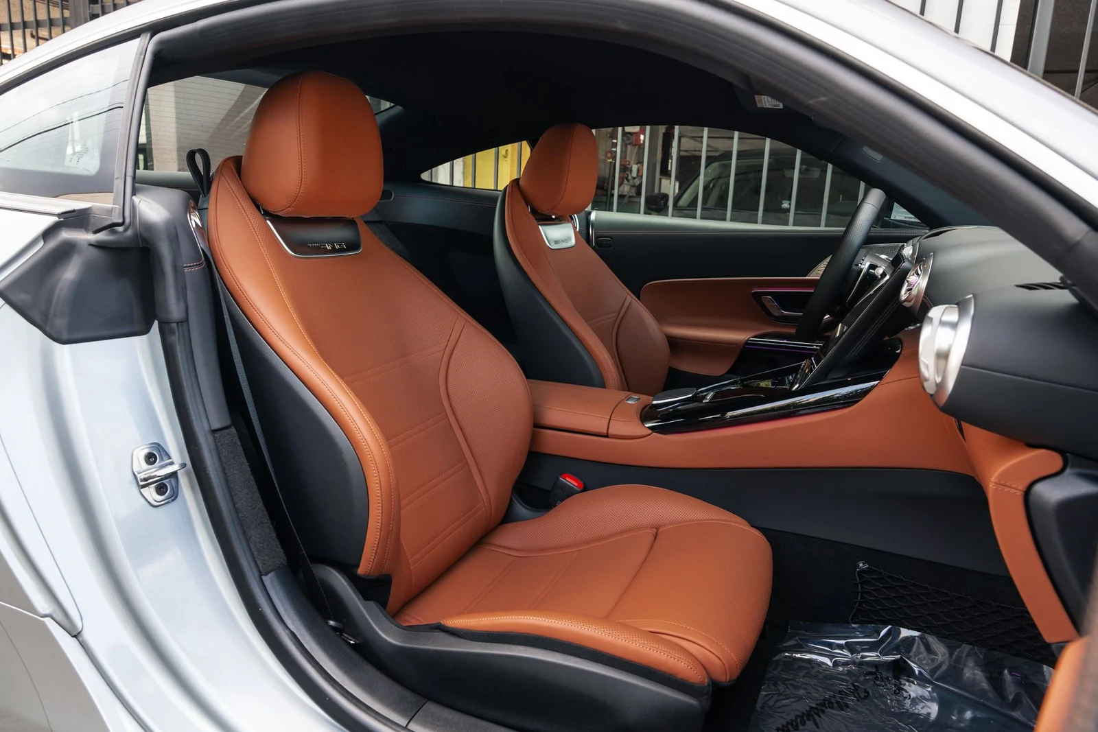 2025 Mercedes-AMG GT 63 interior, seats, Sienna Brown/Black