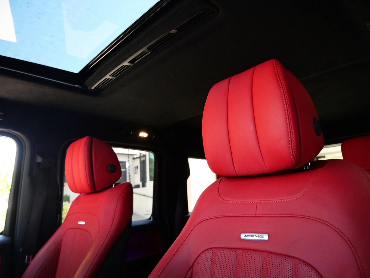 2024 Mercedes-AMG G 63 interior, seats, Classic Red/Black